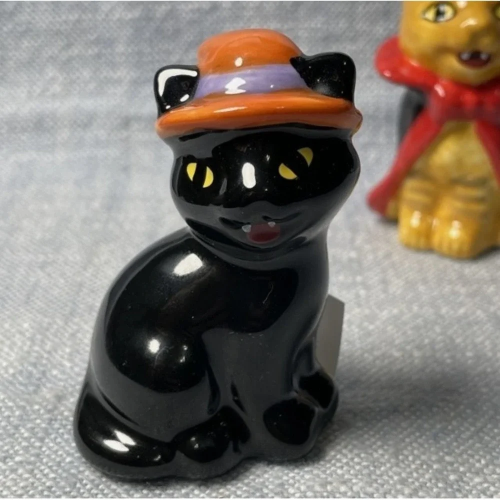Cracker Barrel Black Cat Halloween Vampire Witch Salt & Pepper Shaker Set